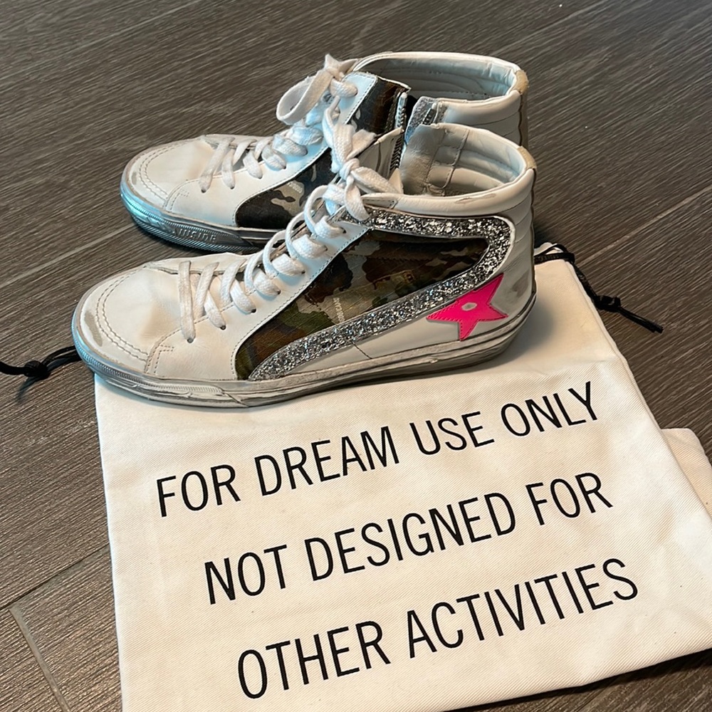 Never worn, authentic golden goose slides! Sold out everywhere.